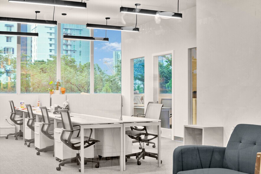 More Photos Of 101 NW 8th St, Miami Office For Lease