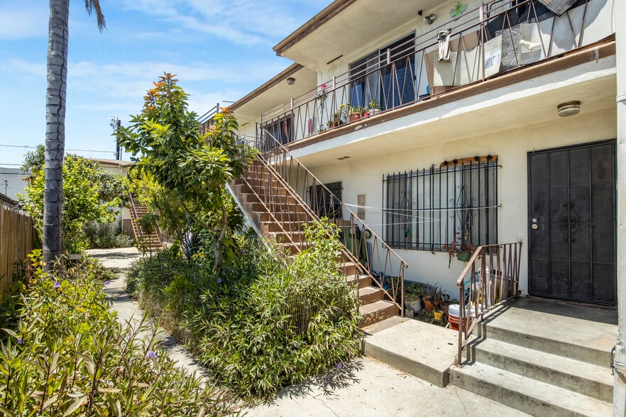 More Photos Of 1069 N Oxford Ave, Los Angeles Apartments For Sale