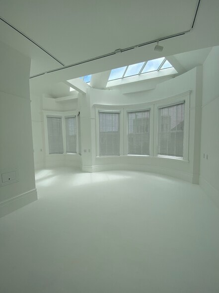 More Photos Of 3516 Sacramento St, San Francisco Storefront Retail Office For Lease