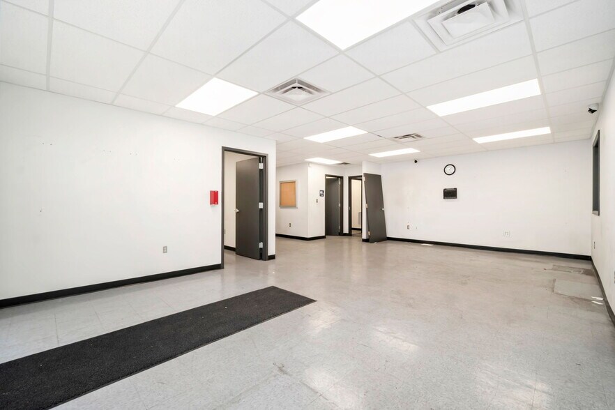 More Photos Of 101 Lexington Ave, Cheyenne Warehouse For Lease
