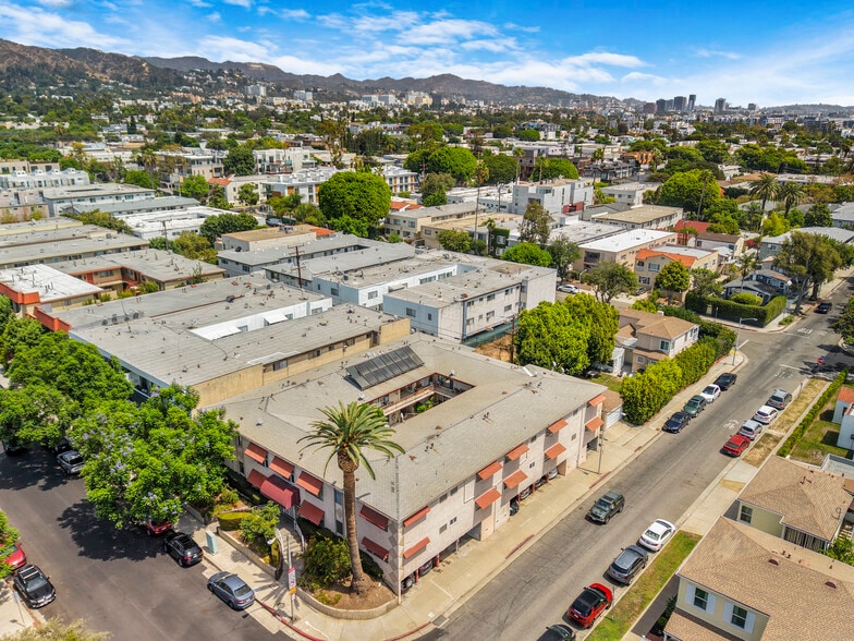 More Photos Of 900 N Orange Grove Ave, West Hollywood Apartments For Sale