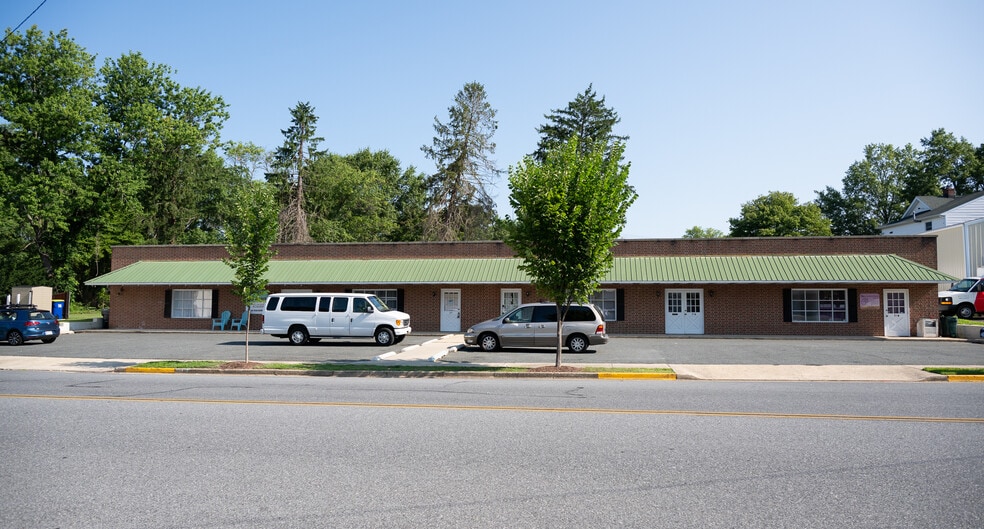 More Photos Of 25 Creamery Ln, Easton Office For Lease