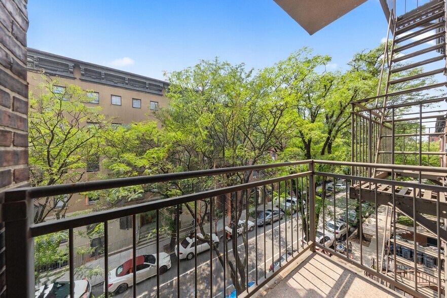 More Photos Of 447 W 47th St, New York Apartments For Sale