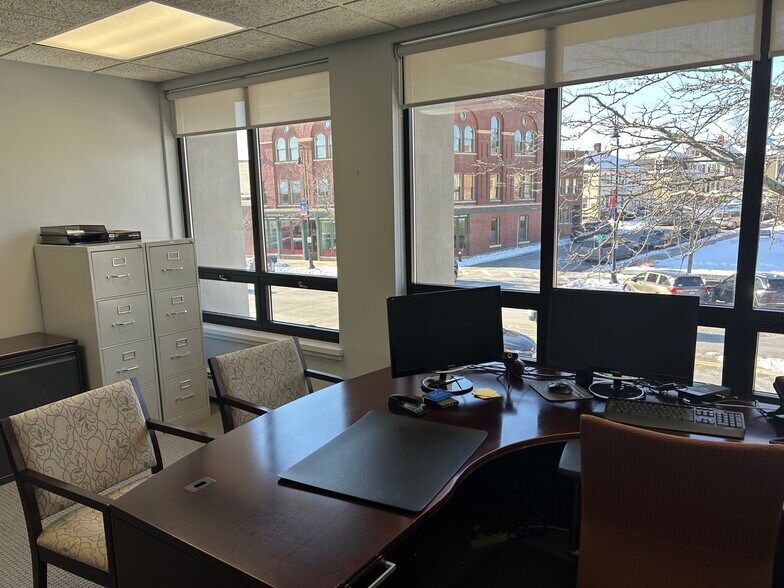 More Photos Of 342 Main St, Wakefield Bank For Lease