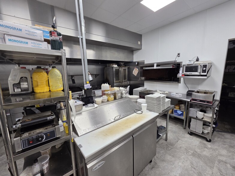 More Photos Of 425 N Main St, Hendersonville Restaurant For Sale