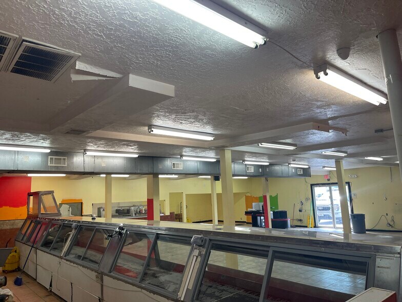 More Photos Of 1006 12th St, Hempstead Restaurant For Lease