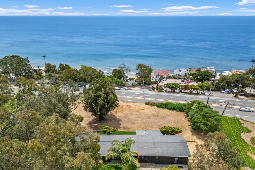 More Photos Of 27353 1/2 Pacific Coast Hwy, Malibu Apartments For Sale