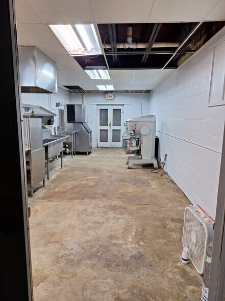 More Photos Of 525 Main St, Altavista Restaurant For Sale