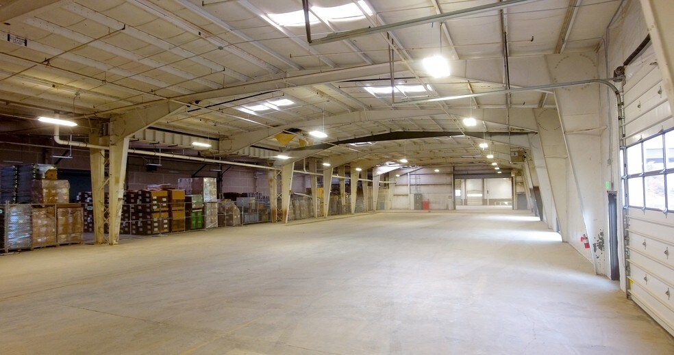 More Photos Of 20495 Murray Rd, Bend Warehouse For Lease