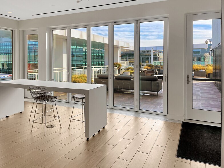 More Photos Of 2101 L St NW, Washington Office For Sale