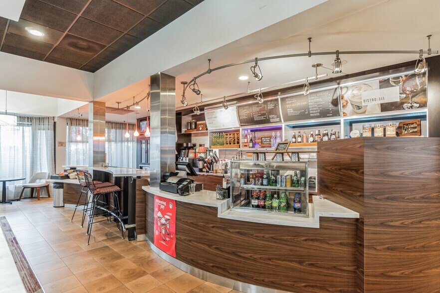 More Photos Of 1917 Coliseum Dr, Hampton Hotel For Sale
