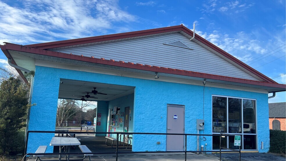 329 E 5th North St, Summerville, SC 29483 Freestanding For Sale