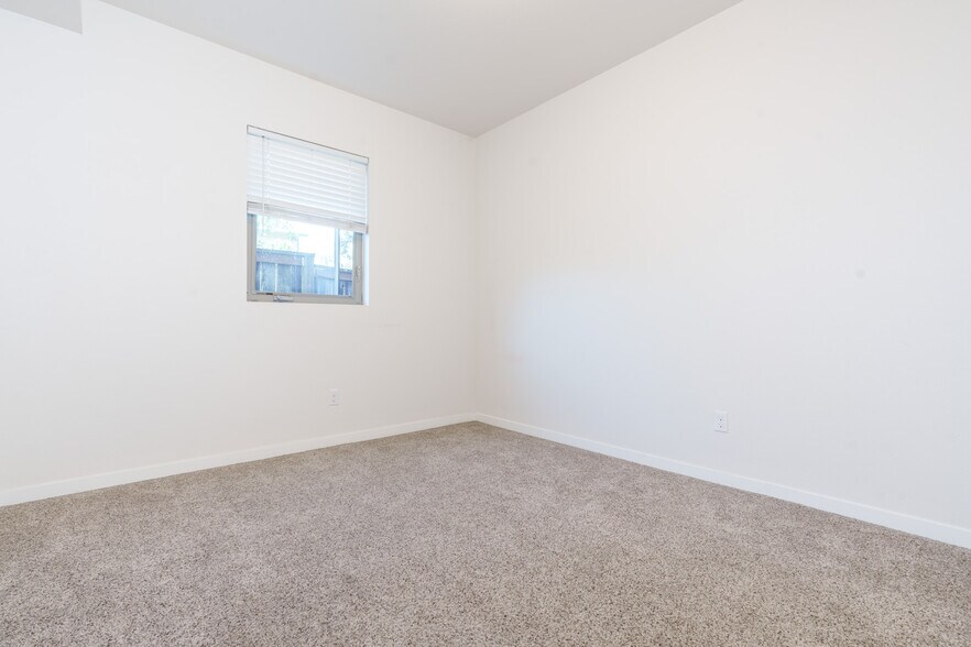 More Photos Of 6930-6940 SE Long St, Portland Apartments For Sale
