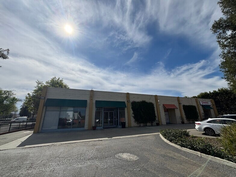 More Photos Of 415-423 E Hamilton Ave, Campbell Freestanding For Lease