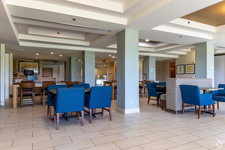 More Photos Of 80 Old Nicolette Rd, Mineral Wells Hotel For Sale