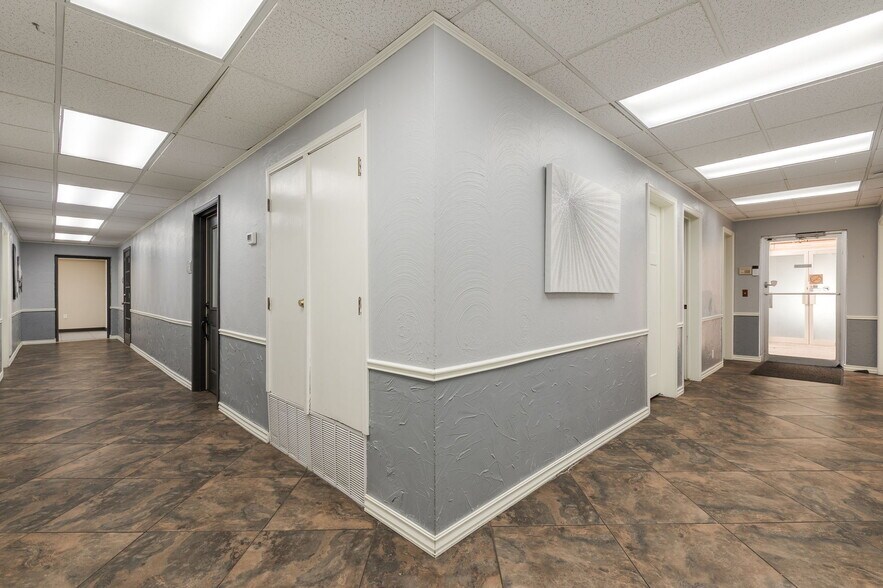 More Photos Of 3801 NW 63rd St, Oklahoma City Office For Lease