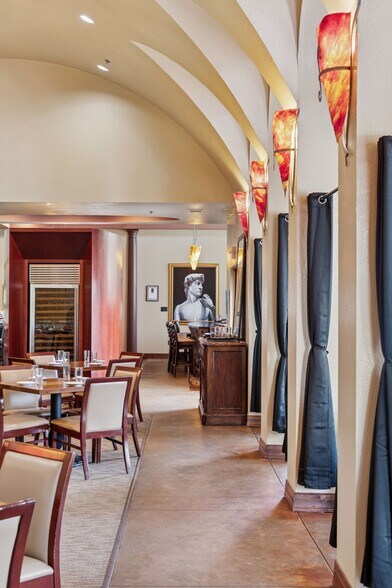 More Photos Of 981 Sibley Memorial Hwy, Lilydale Restaurant For Sale