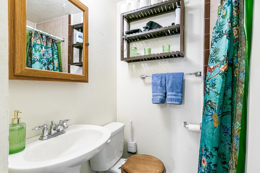 More Photos Of 1152 York St, Denver Apartments For Sale