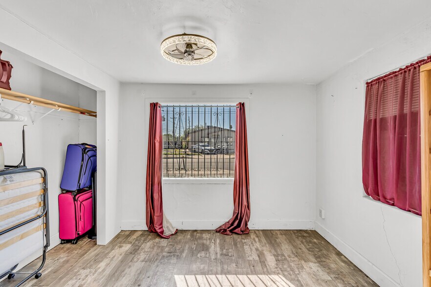 More Photos Of 2901 N Alvernon Way, Tucson Office For Sale