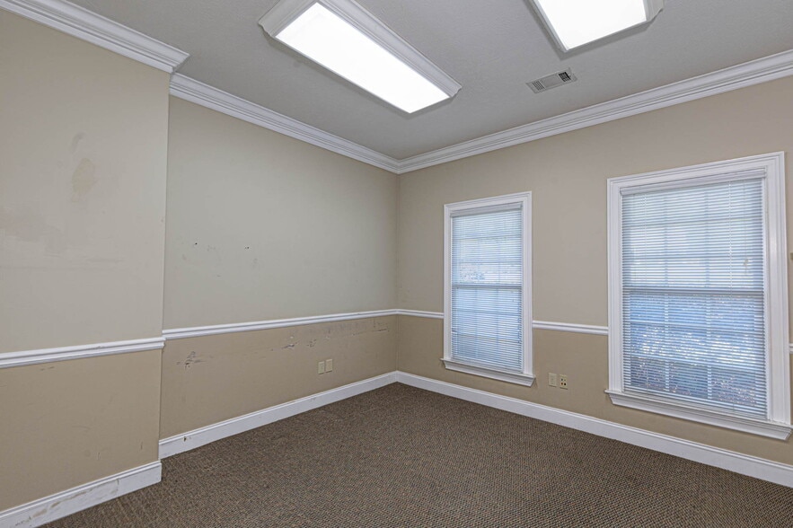More Photos Of 5050 Warm Springs Rd, Columbus Office For Sale