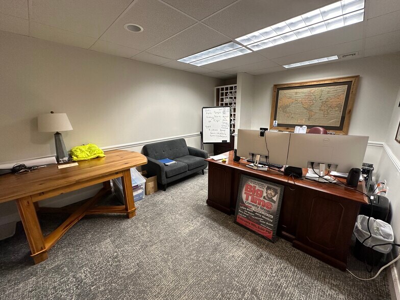 More Photos Of 50 Sheridan St, Stratford Manufacturing For Sale