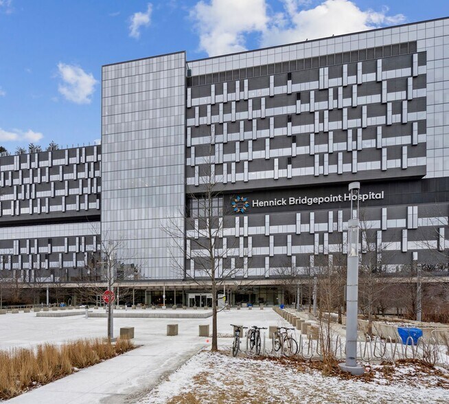 More Photos Of 14 St Matthews Rd, Toronto Hospital For Lease