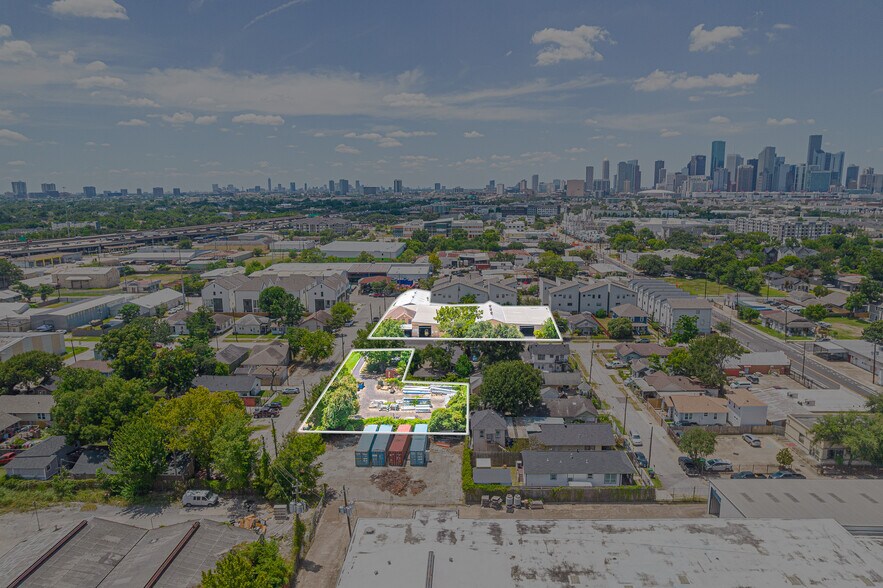 More Photos Of 1714 Hussion St, Houston Warehouse For Sale