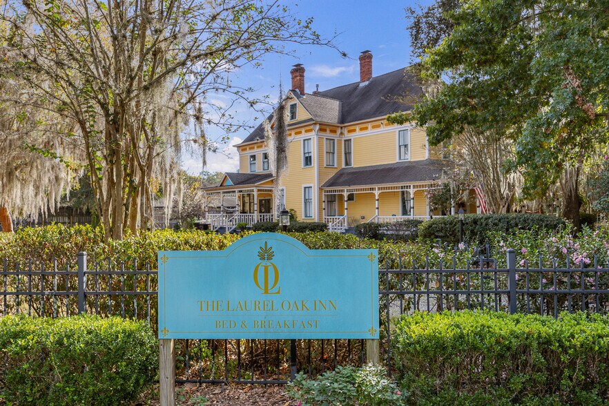 More Photos Of 221 SE 7th St, Gainesville Hospitality For Sale