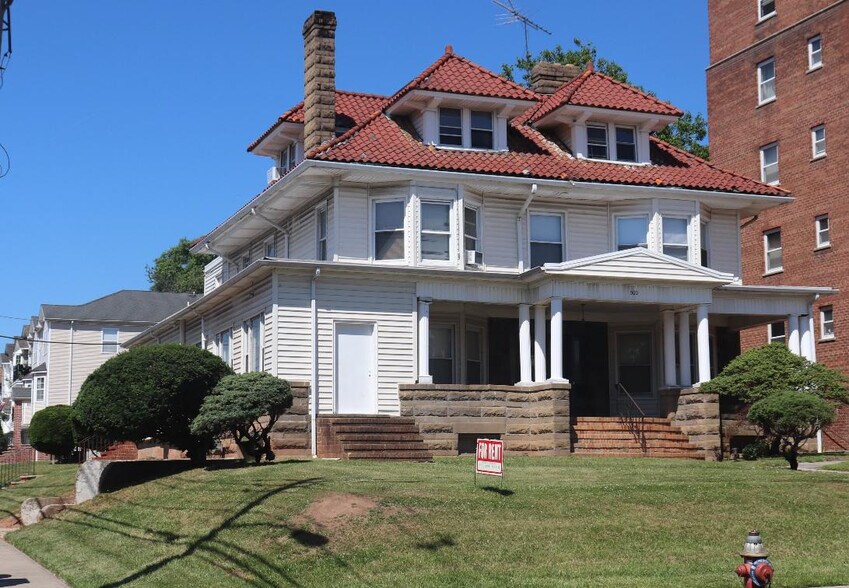 More Photos Of 500 Cherry St, Elizabeth Assisted Living For Sale