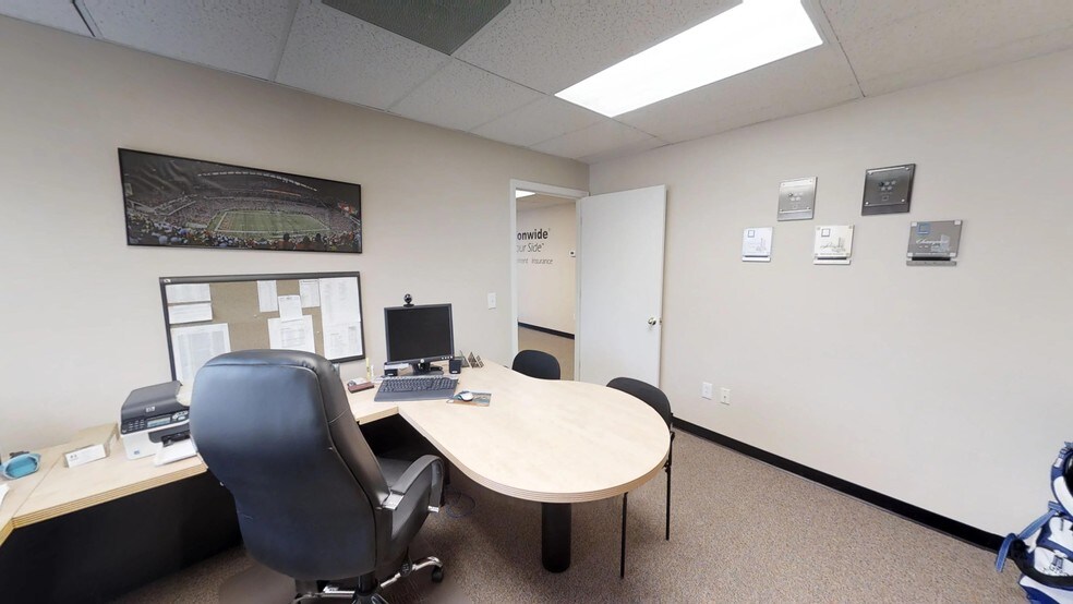 More Photos Of 1010 Ohio Pike, Cincinnati Medical For Sale