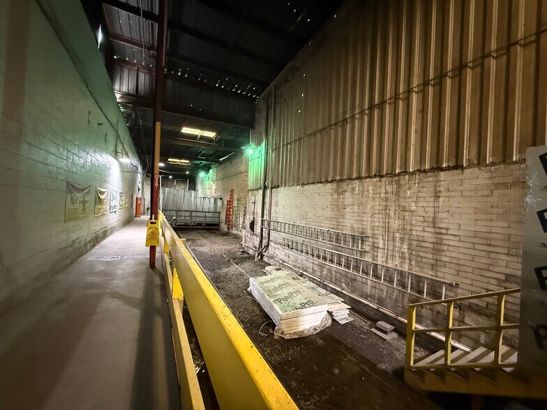 More Photos Of 326 S Marble St, Rockmart Distribution For Sale