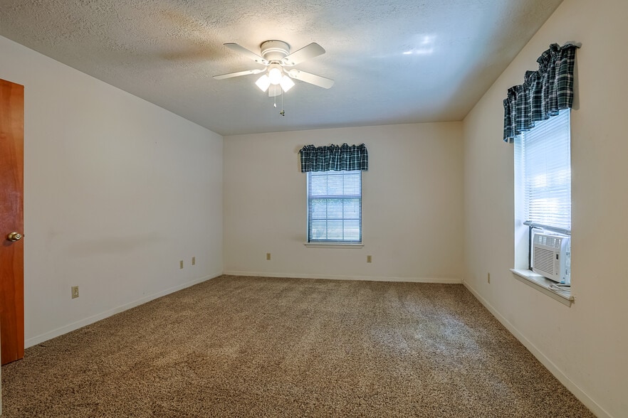 More Photos Of 211 Brantley Ln, Magnolia Apartments For Sale