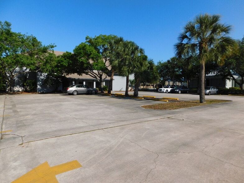 More Photos Of 5205 Babcock St NE, Palm Bay Office For Lease