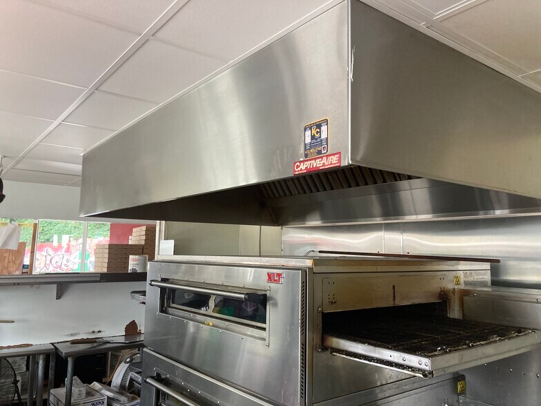 More Photos Of 2715-2719 W Broadway Ave, Minneapolis Fast Food For Sale