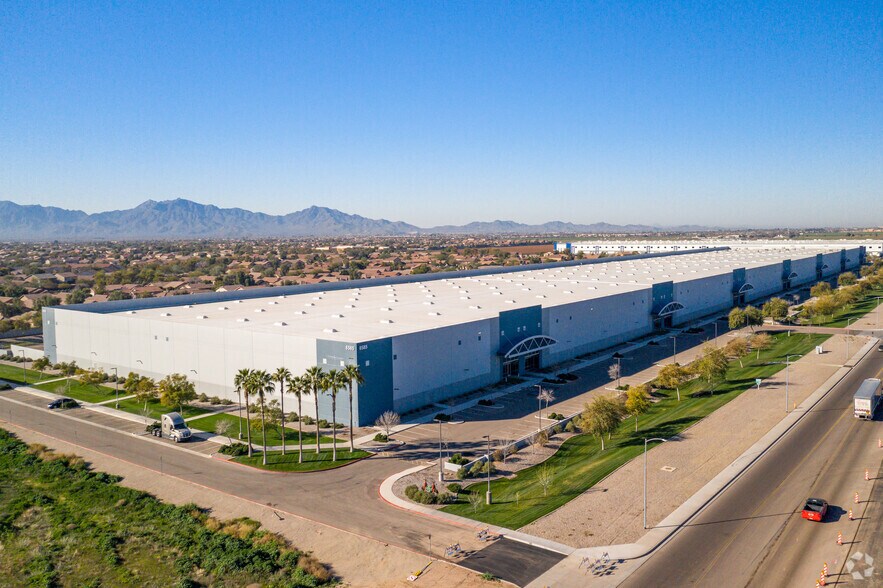 More Photos Of 8585 W Buckeye Rd, Phoenix Distribution For Lease