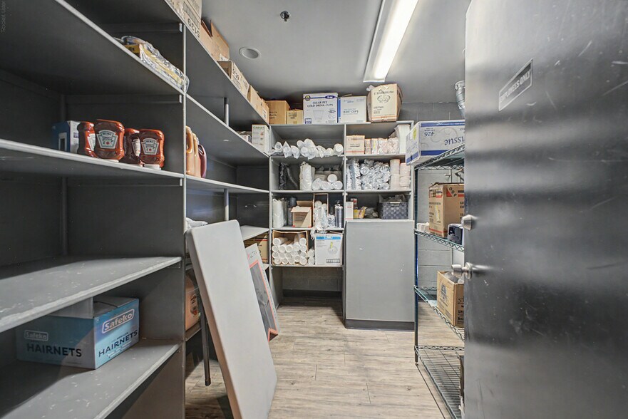 More Photos Of 2827 E Bell Rd, Phoenix Restaurant For Sale