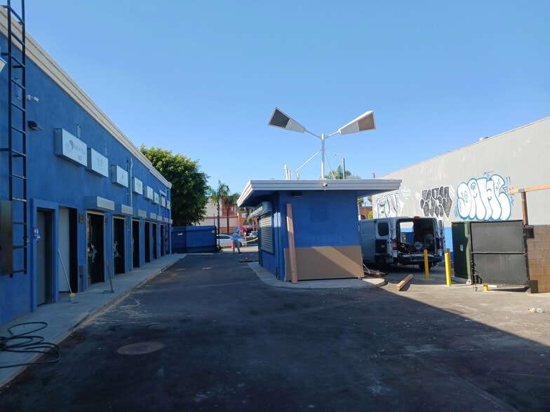 More Photos Of 222 E 10th St, Long Beach Restaurant For Lease