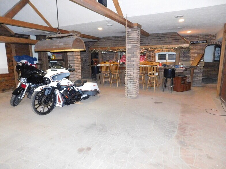 More Photos Of 109 N Harrison St, Leesburg Warehouse For Sale