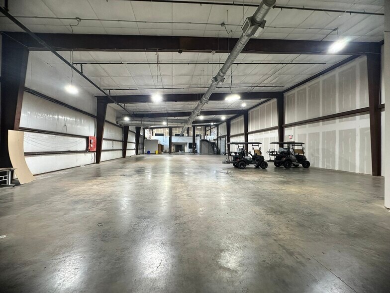 More Photos Of 174 W Stave Mill Rd, Rogers Self Storage For Lease