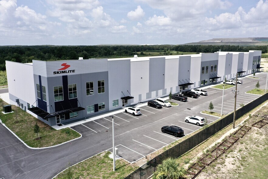 More Photos Of 1585 Centennial Blvd, Bartow Unknown For Lease