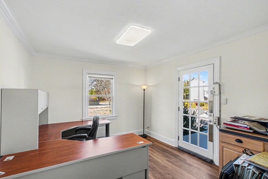 More Photos Of 2603 Lafayette Blvd, Fredericksburg General Retail For Lease
