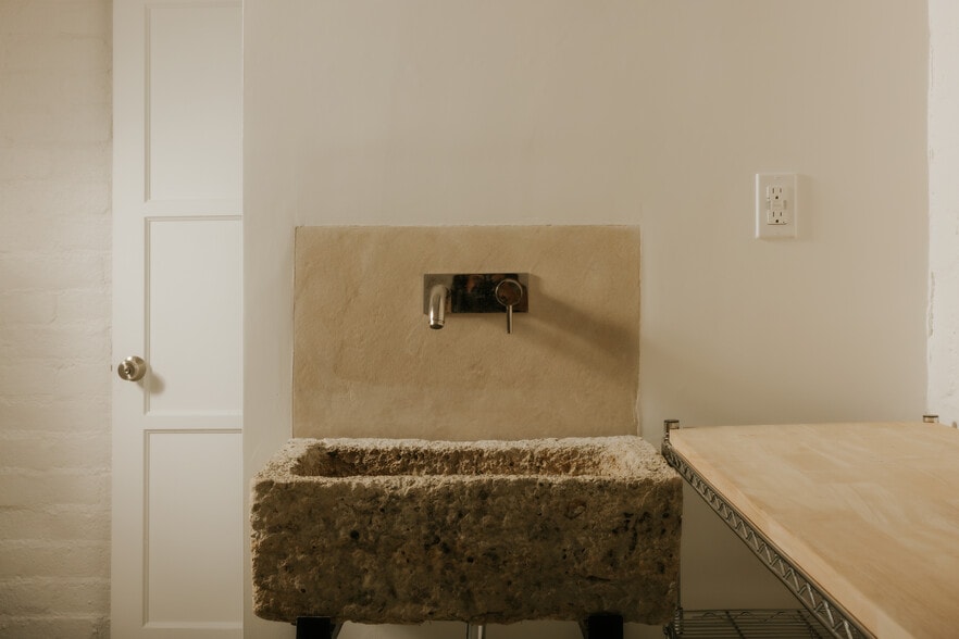 More Photos Of 2218 Pico Blvd, Santa Monica General Retail For Sale