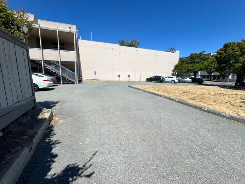 More Photos Of 1417 4th St, San Rafael Storefront For Sale