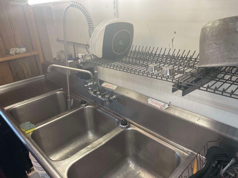 More Photos Of 16454 Appalachian Hwy, Thomas Restaurant For Sale