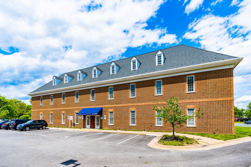 Primary Photo Of 13875 Hedgewood Dr, Woodbridge Medical For Lease