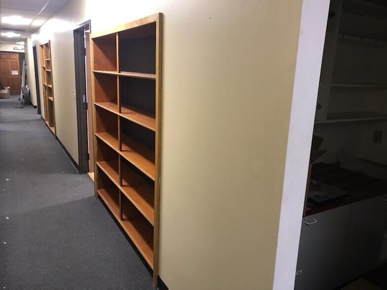 More Photos Of 7648-7654 San Fernando Rd, Sun Valley Warehouse For Lease