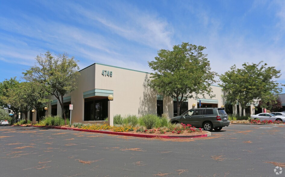 Primary Photo Of 4749 Bennett Dr, Livermore Research And Development For Lease
