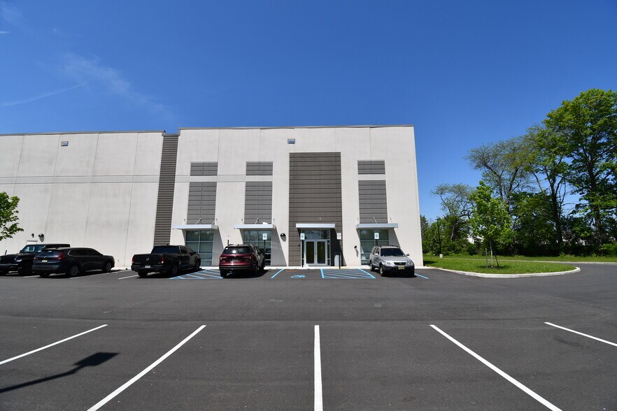 More Photos Of 124 Route 17K, Newburgh Distribution For Lease