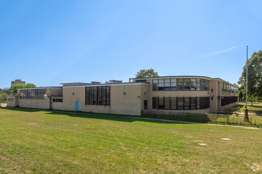 More Photos Of 3550 John C Lodge Fwy, Detroit Schools For Sale