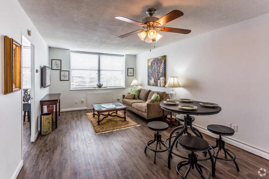 More Photos Of 57 N Somerville St, Memphis Apartments For Sale